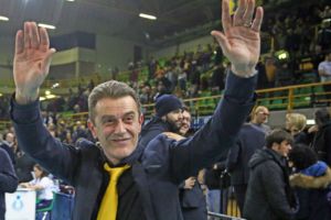 Angelo Lorenzetti, Modena, come molti allenatori del calcio ha annunciato l'addio in anticipo
