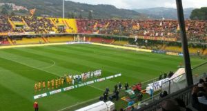 Lo stadio Santa Colomba è giallorosso: il Benevento aveva perso 5 playoff, in Lega Pro, adesso vale la A