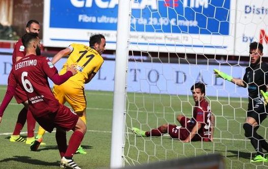 Il gol di Pazzini per il Verona (nuovosud.it)