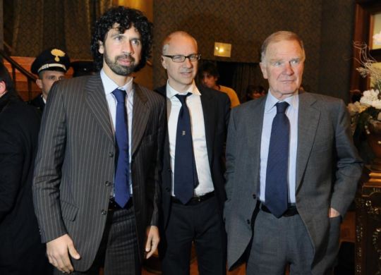 Sergio Campana, il presidente onorario AIC (a destra) con Gianni Grazioli e Damiano Tommasi (tuttomercatoweb.com)