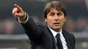 Antonio Conte, guida la nazionale più modesta, ma guida una "squadra"
