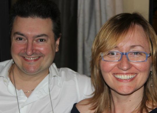 Vanni Zagnoli e Silvia Gilioli sono giornalisti dal 1990. Lei è anche impiegata e casalinga...