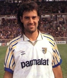 Marco Osio, ex centrocampista del Parma, con la maglia dei Crociati
