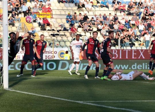 La rovesciata di Totò Di Gaudio è l'1-1 momentaneo con il Genoa