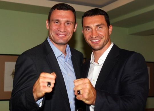 I fratelli Klitschko, il maggiore, Vitali, è sindaco di Kiev (corriere.it)