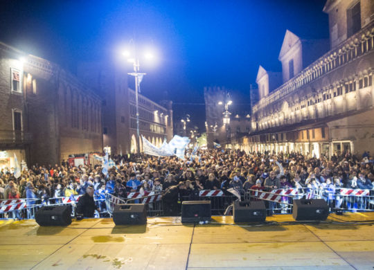 La festa in piazza per la serie A della Spal (estense.com)