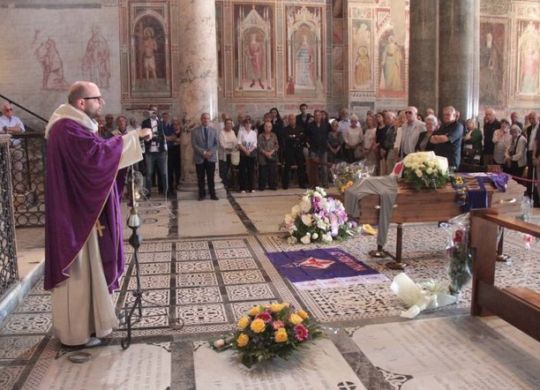 I funerali di Giuliano Sarti (Lanazione.it). Umberto Visintini, New Press Photo