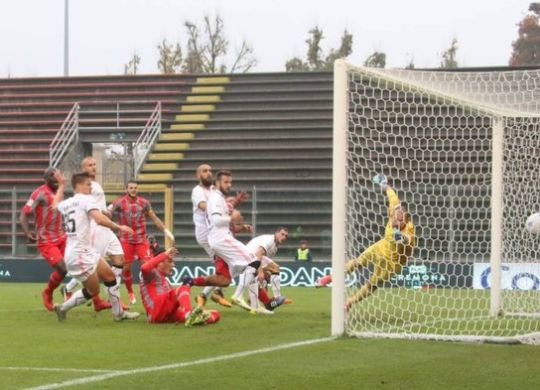 Il gol che al 21' pt aveva portato in vantaggio la Cremonese (ilgiorno.it)
