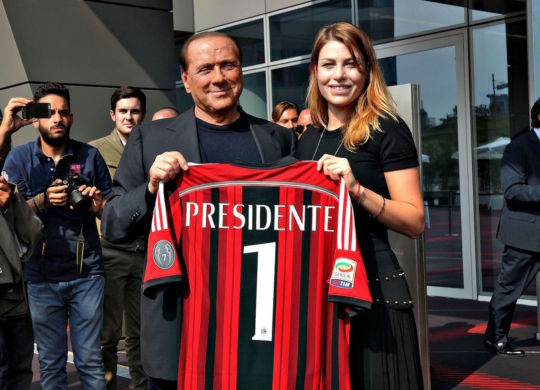 Silvio Berlusconi con la figlia Barbara quando era il presidente del Milan (Andrea Ninni/Image sport)