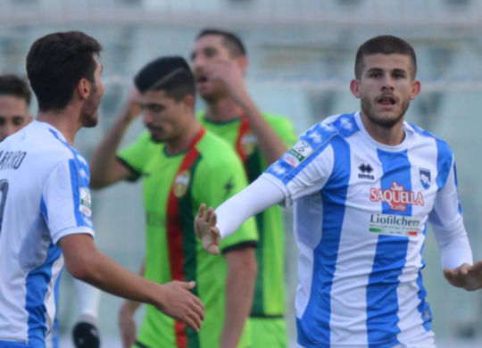 Luca Valzani centrocampista in prestito dall'Atalanta ha segnato una doppietta per il Pescara (corrieeredellosport.it/lapresse)