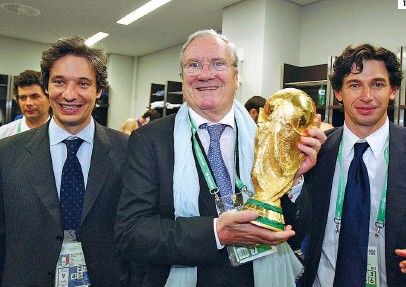 Paolo Nicoletti ( a sinistra) con Guido Rossi e Demetrio Albertini (pressreadear.com)