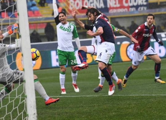 Il gol di Poli in Bologna-Sassuolo (immagini.quotidiano.net/Schicchi)